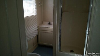 213 Cadwallader St unit 4, San Antonio, TX 78212 - photo 6