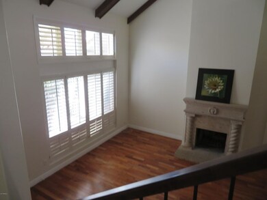 HARDWOOD FLOORS DOWNSTAIRS