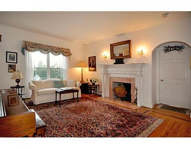 81 Tefft St, Saunderstown, RI 02874 - photo 2