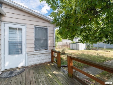 1402 Catherine St, Pekin, IL 61554 - photo 6