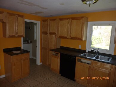 243 S Main St, Seabrook, NH 03874 - photo 3