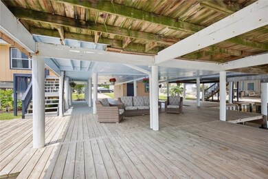 Tons of spaace foor outdoor entertaining.