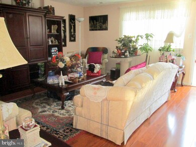 37 Leatherwood Ct, Burtonsville, MD 20866 - photo 3