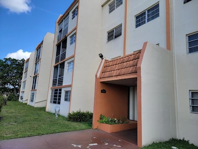 2401 NW 41st Ave unit 204, Lauderhill, FL 33313 - photo 2