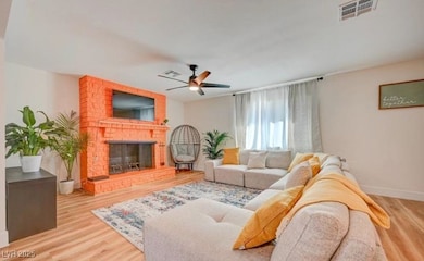 1821 E Oakey Blvd, Las Vegas, NV 89104 - photo 3