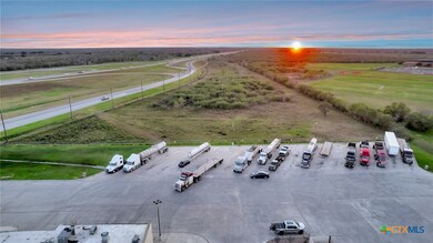 11304 NW Zac Lentz Pkwy, Victoria, TX 77905 - photo 5