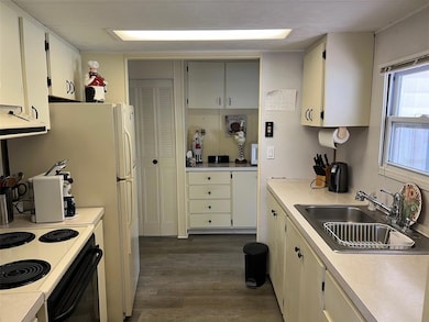 6 Thatch Palm St E, Largo, FL 33770 - photo 7