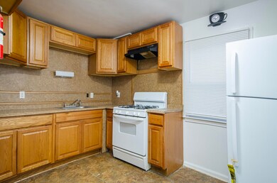 19505 Pennington Dr, Detroit, MI 48221 - photo 3