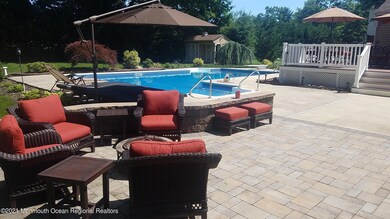 Paver Patio Lounge