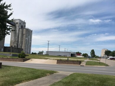 101 N Ault St, Moberly, MO 65270 - photo 4