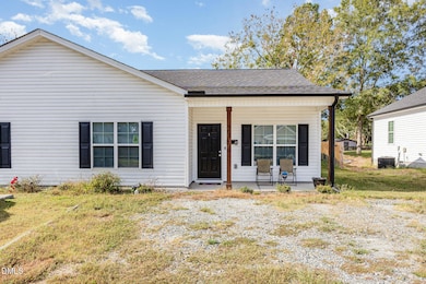 903 W Anderson St unit 1/2, Selma, NC 27576 - photo 4