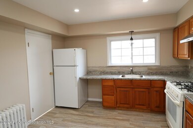 1719 Ash St, Scranton, PA 18510 - photo 5