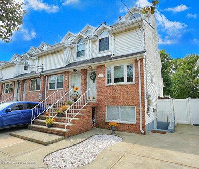 10 Eagan Ave, Staten Island, NY 10312 - photo 2