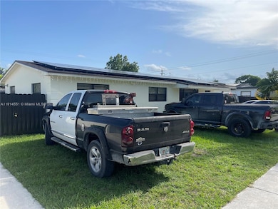 532 NW 15th St, Homestead, FL 33030 - photo 3