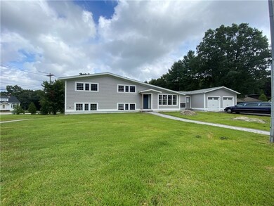 4 Maplecrest Dr, Greenville, RI 02828 - photo 2