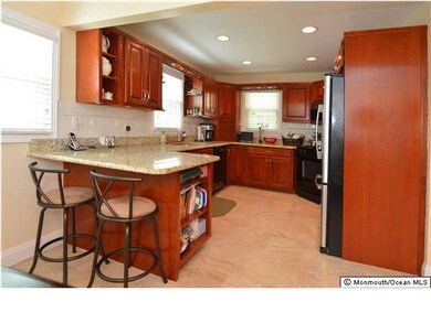 39 Lafayette Dr, Hazlet, NJ 07730 - photo 6