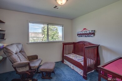 95 17th St NE, East Wenatchee, WA 98802 - photo 2