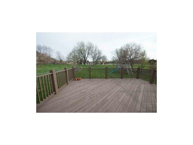 Nice deck, fenced backyard, play yard stays!