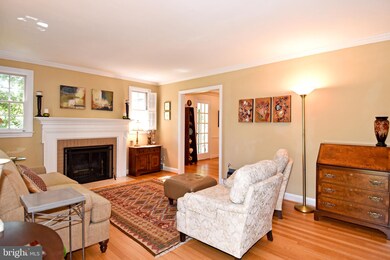 2342 N Oak St, Falls Church, VA 22046 - photo 3