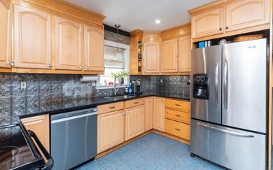 23 Thomas St, Belmont, MA 02478 - photo 4