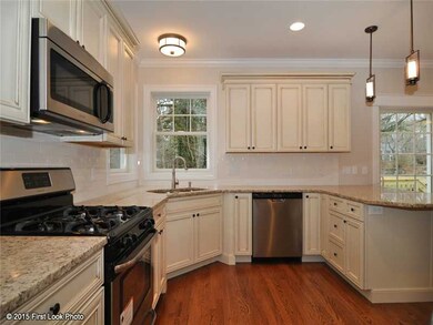 145 Oakwoods Dr, Wakefield, RI 02879 - photo 2