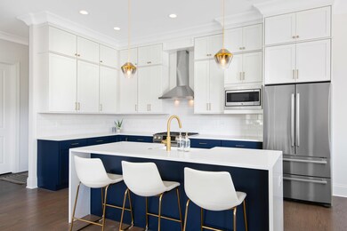 2246 W Lawrence Ave unit 302, Chicago, IL 60625 - photo 4