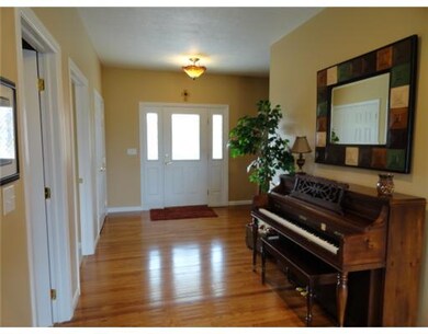 Entry/Foyer.