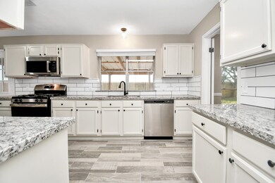 4016 Ivywood Dr, Pearland, TX 77584 - photo 7