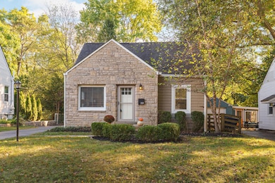 221 Deland Ave, Columbus, OH 43214 - photo 2