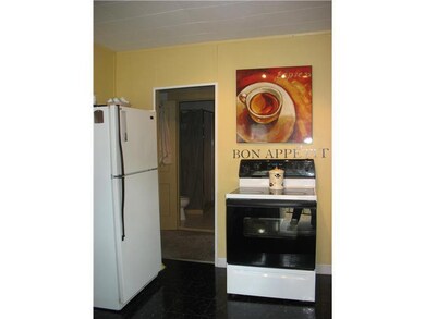 Kitchen. Fully applianced kitchen.