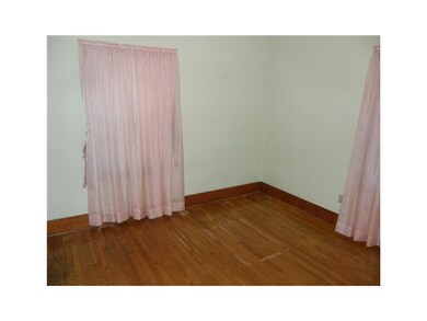 Bedroom. Hardwood floors in bedrooms!