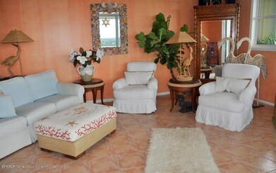Living room 050