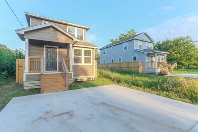 7712 Sealey St, Houston, TX 77088 - photo 2