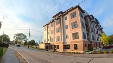 3 Bennett St unit 306, Wakefield, MA 01880 - photo 2