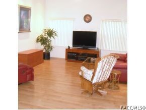 SPACIOUS GREAT RM OFF KITCHEN