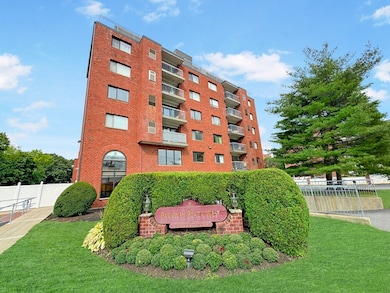 8th 9th St unit 511, Medford, MA 02155 - photo 2