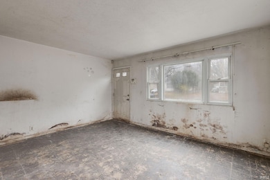 1946 N Johnson St, South Bend, IN 46628 - photo 4