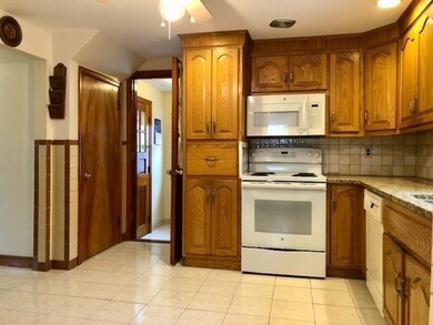 36 Howland St, Needham, MA 02492 - photo 6