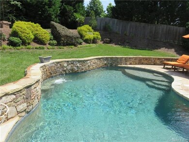 Beautiful easy entry Pool!