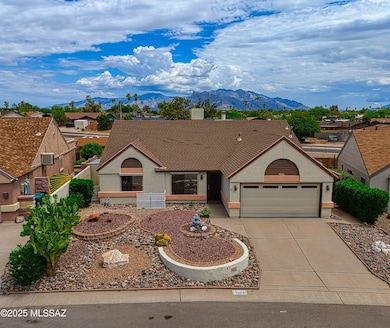 7886 N Roundstone Dr, Tucson, AZ 85741 - photo 3