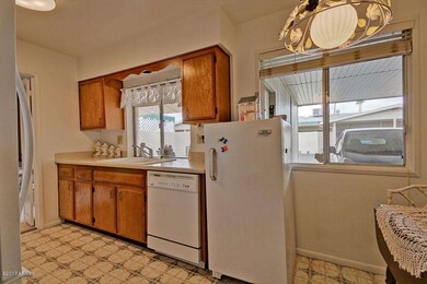 13663 N Garden Court Dr, Sun City, AZ 85351 - photo 5