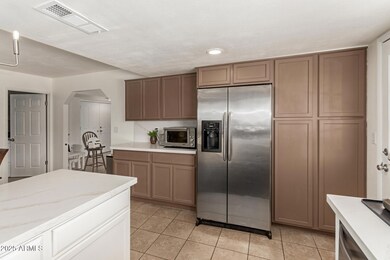 9825 N 44th Ave unit 2, Glendale, AZ 85302 - photo 2