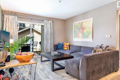 127 Jules Dr-014-018-Living Room-MLS_Siz