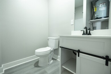 2612 Castle St unit E, Waller, TX 77484 - photo 7