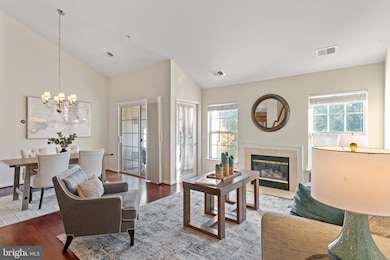 11506 Sperrin Cir unit 404, Fairfax, VA 22030 - photo 2