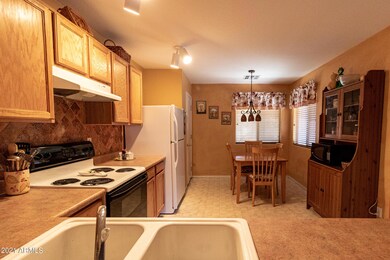 6 Kitchen V1