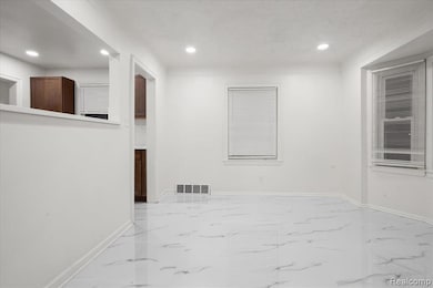 15524 Ego Ave, Eastpointe, MI 48021 - photo 7