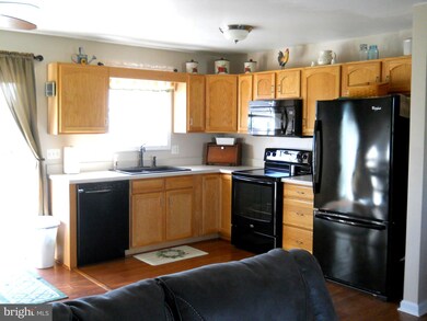 830 Rutherford Dr, Greencastle, PA 17225 - photo 2