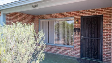05-Front Porch & Entry Way