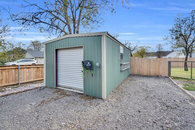 312 W 8th St, Ferris, TX 75125 - photo 4